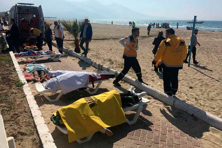Naufragio deja 11 refugiados muertos y tres desaparecidos en Turquía