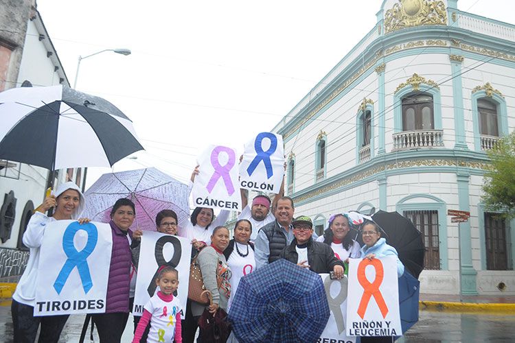 Se reúne Almaraz con “Héroes contra el Cancer”