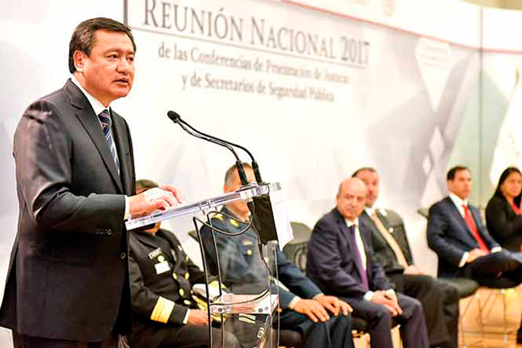 Demanda Osorio a estados poner orden y disciplina en penales