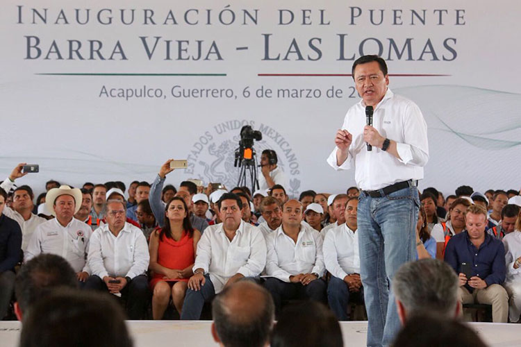Nadie busca militarizar el país: Osorio Chong