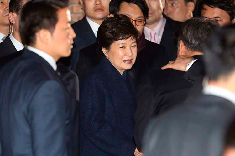 Expresidenta de Corea del Sur abandona residencia oficial tras destitución