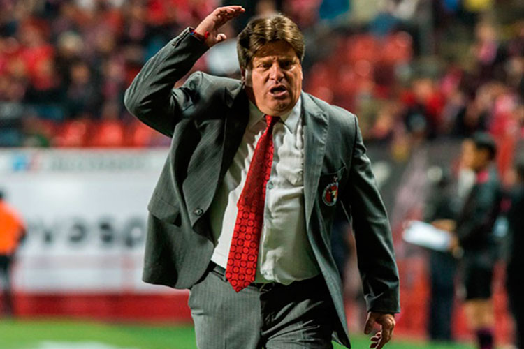 ‘Piojo’ Herrera se va suspendido dos partidos