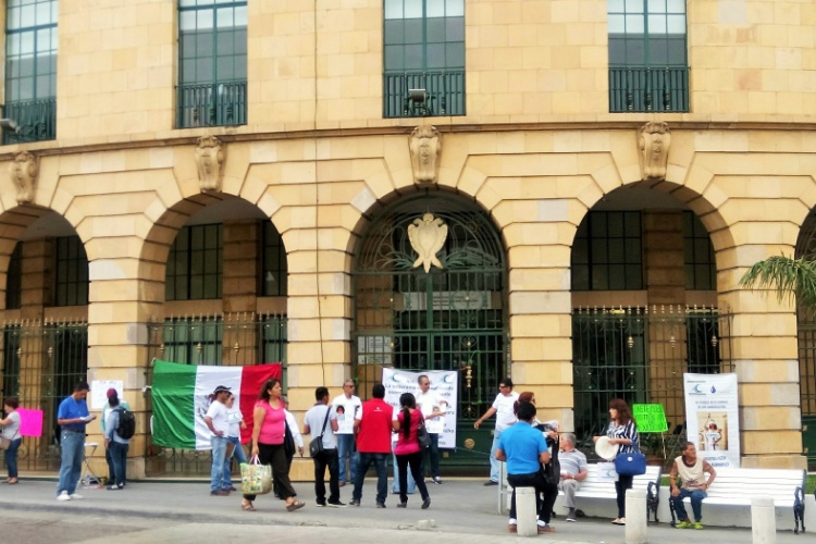 Continuará el plantón en oficinas del SAT en Tampico