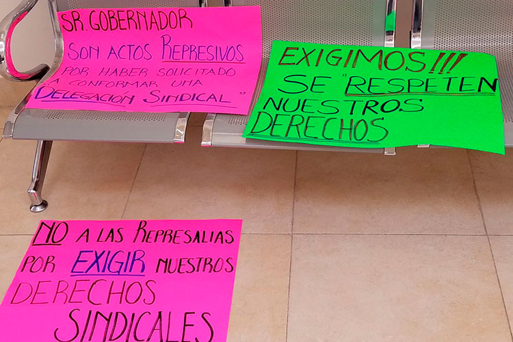 Empleados del CREDE Madero trabajan bajo protesta