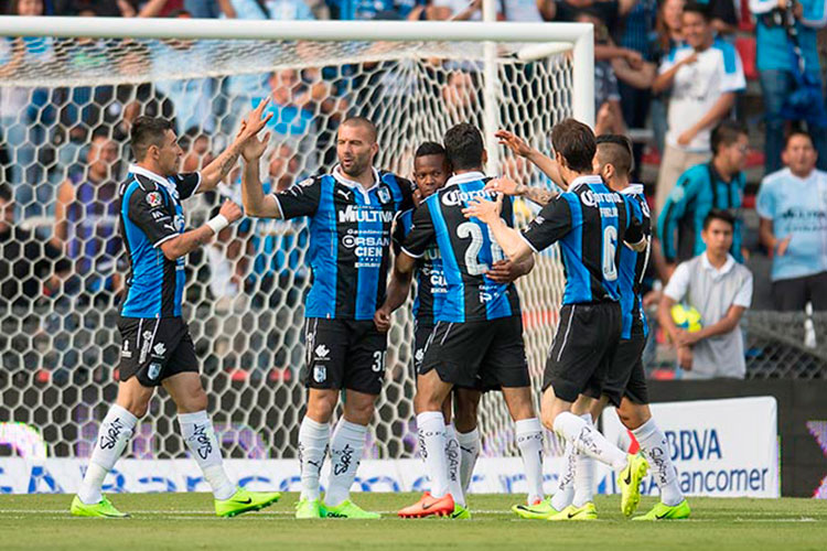Querétaro golea al Pachuca