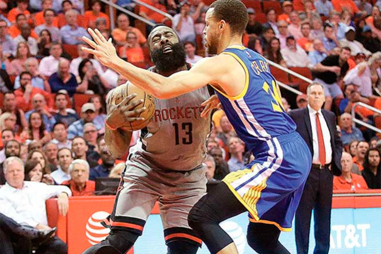 Los Warriors son el primer equipo con 60 victorias