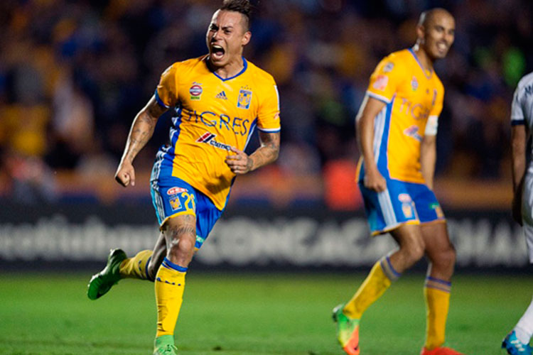 Tigres pone un pie en la final de Concachampions