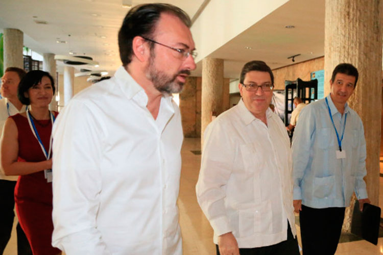Asiste Videgaray a reunión de ministros en Cuba
