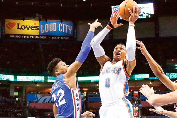Westbrook logra su triple-doble 35 de la campaña