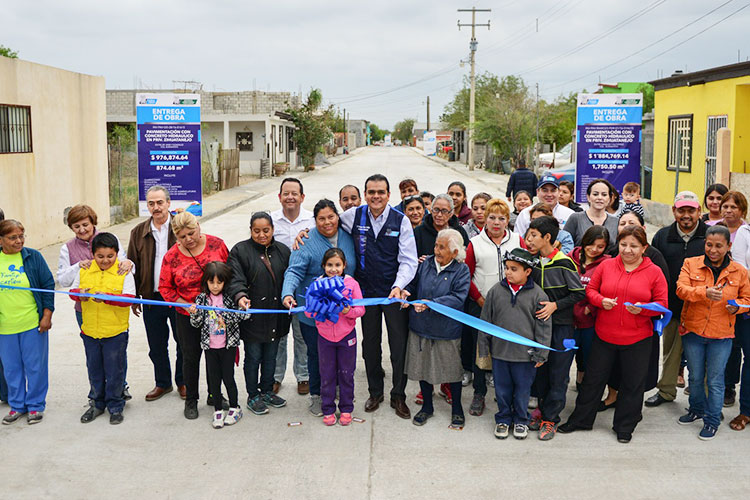 Entrega Municipio 70 pavimentaciones en 17 colonias