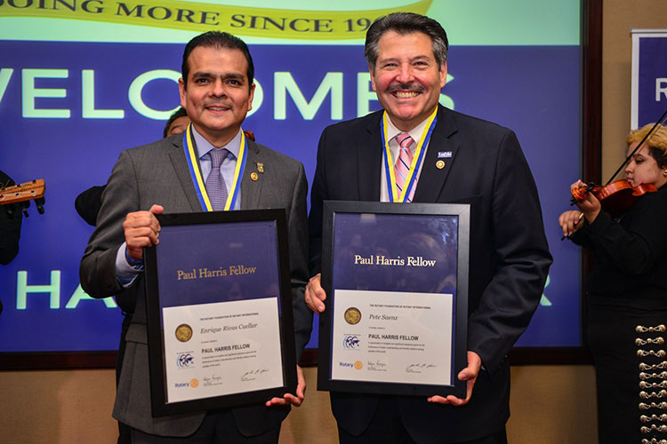 Recibe Alcalde Enrique Rivas premio Paul Harris