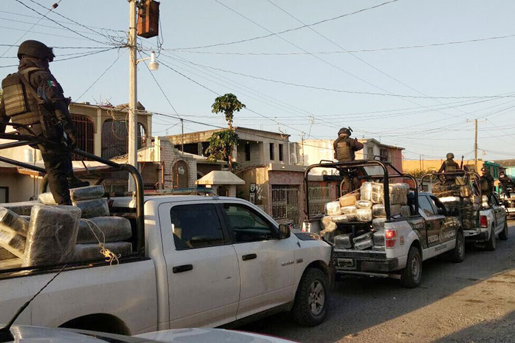 Se enfrentan Estatales y hombres armados; 4 muertos