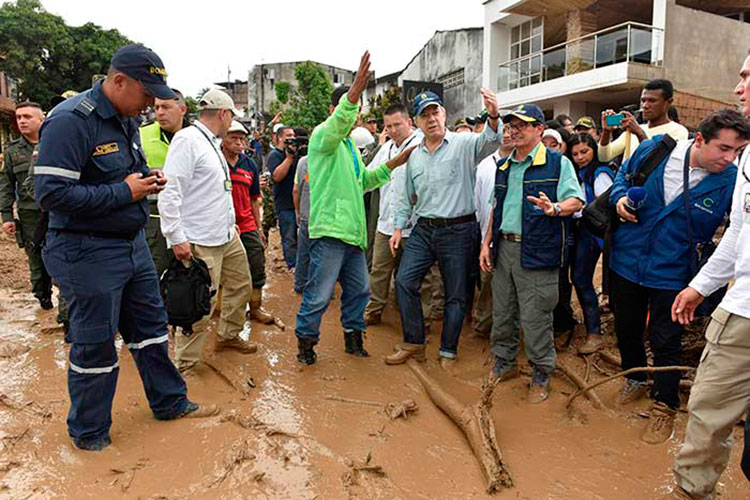 Van 154 muertos por avalancha en Colombia; decretan estado de calamidad