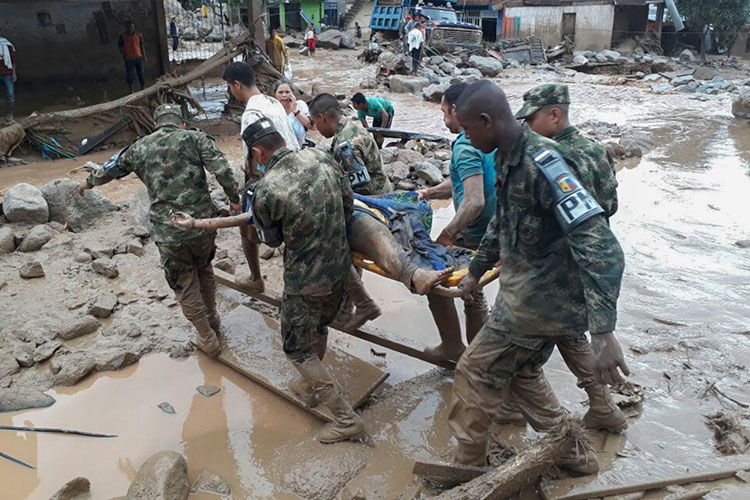 Cifran en 248 los muertos por avalancha en Colombia