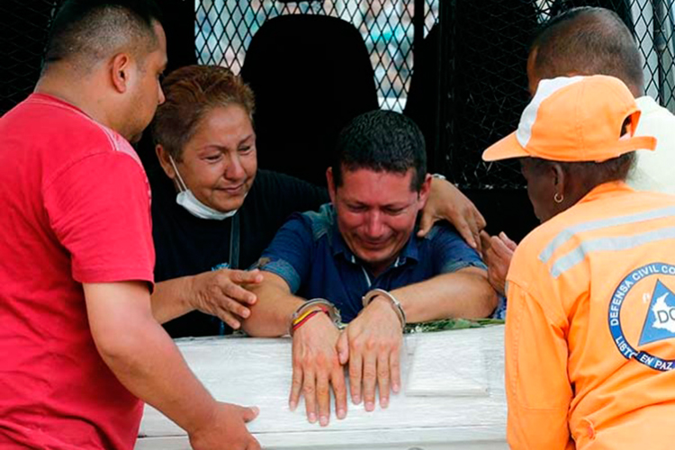 Suman 314 muertos por avalancha en Colombia