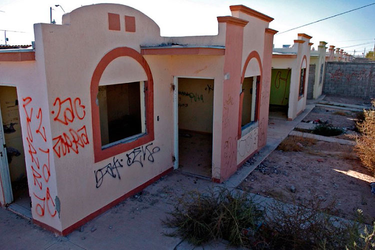 Infonavit recuperó  $1,600 millones de  viviendas abandonadas