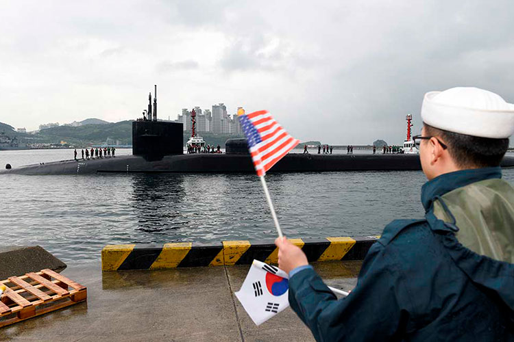 Norcorea prueba su artillería; submarino nuclear de EU llega a la península