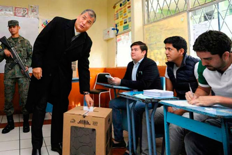 Elecciones en Ecuador, decisivas para Latinoamérica: Correa