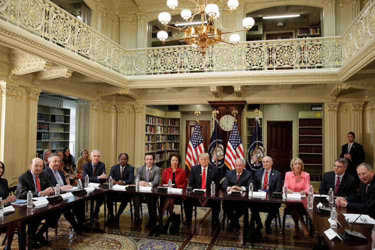 Trump promete a empresarios ‘sorpresas agradables’ en el TLCAN