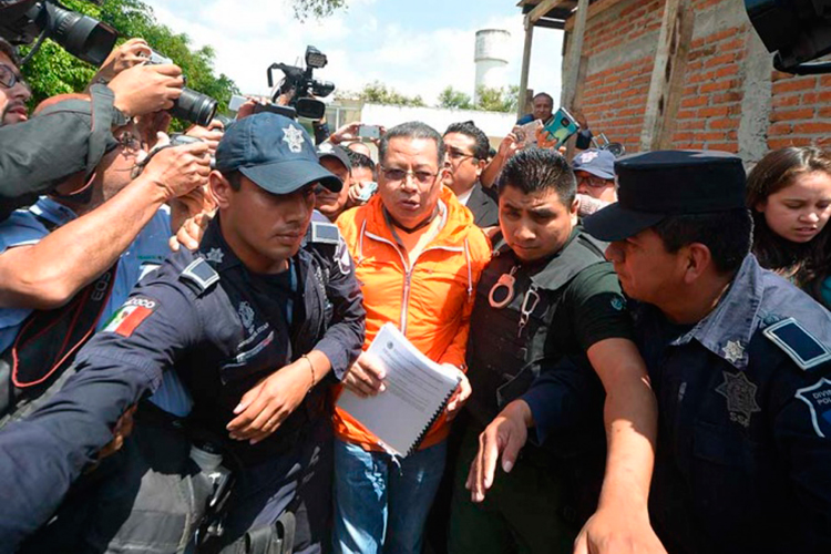 Mandan a casa a Flavino Ríos para continuar con su arresto