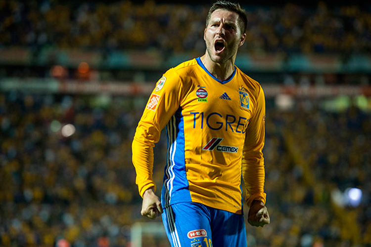 Tigres golea a Chivas y mantiene ‘vela prendida’ de Liguilla