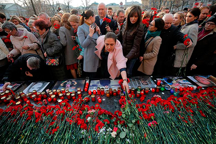 Rinden tributo en Moscú a víctimas de San Petersburgo