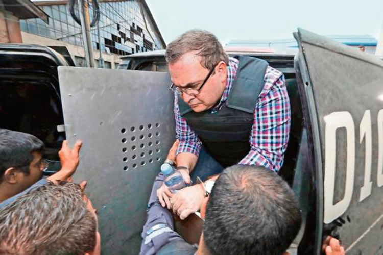 Sumarán otros delitos al pedido de extradición de Javier Duarte