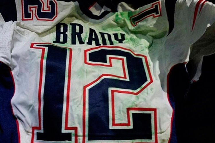 Jersey de Brady robado por mexicano va al museo