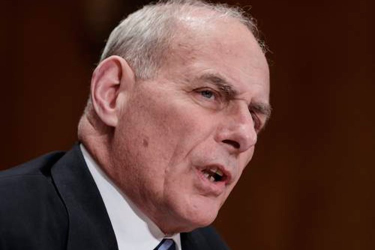 Separar a familias que cruzan a EU sin documentos ya no es opción: Kelly