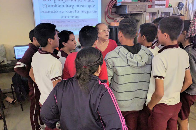 Rechazan docentes ser ubicados en escuelas rurales