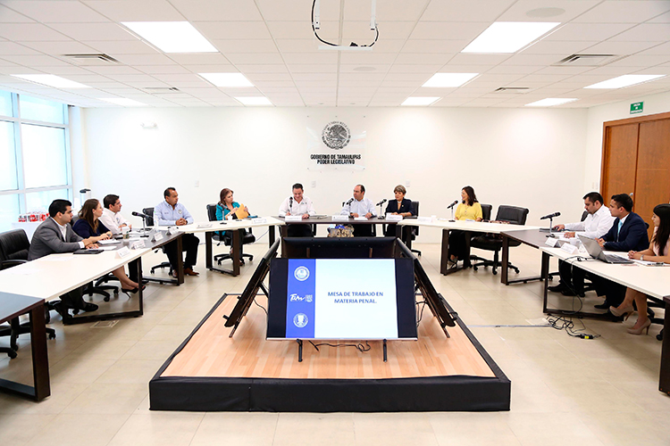 Instalan mesa de trabajo en materia penal