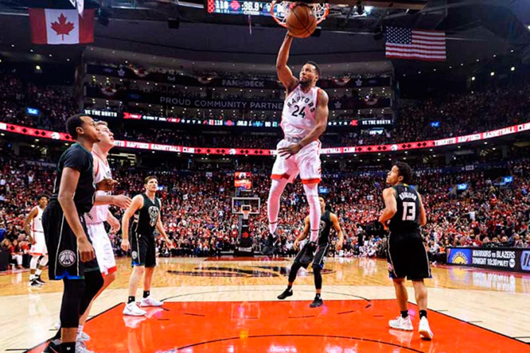 Raptors, a un paso de avanzar; arrollan a los Bucks