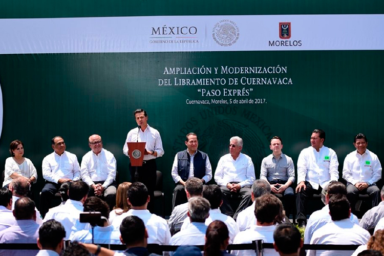 Peña hace entrega del Paso Exprés de Cuernavaca