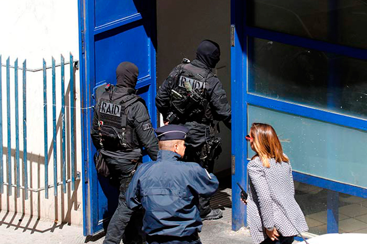 Francia frustra atentado previo a elección presidencial; caen 2