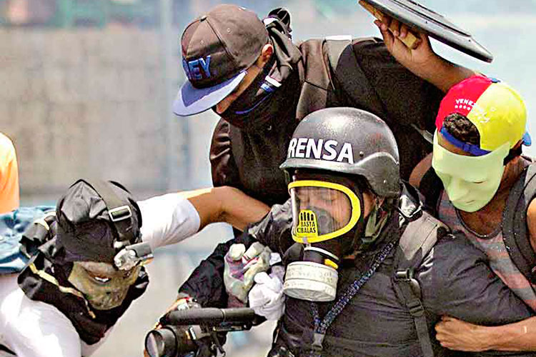 Venezuela, en plena guerra; protestas antigubernamentales