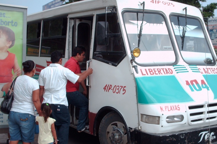 Termina ‘paro’ de transporte; recibirán subsidio: Truco