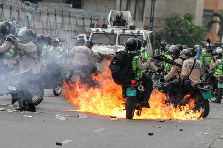 Evo Morales denuncia complots para derrocar al gobierno en Venezuela