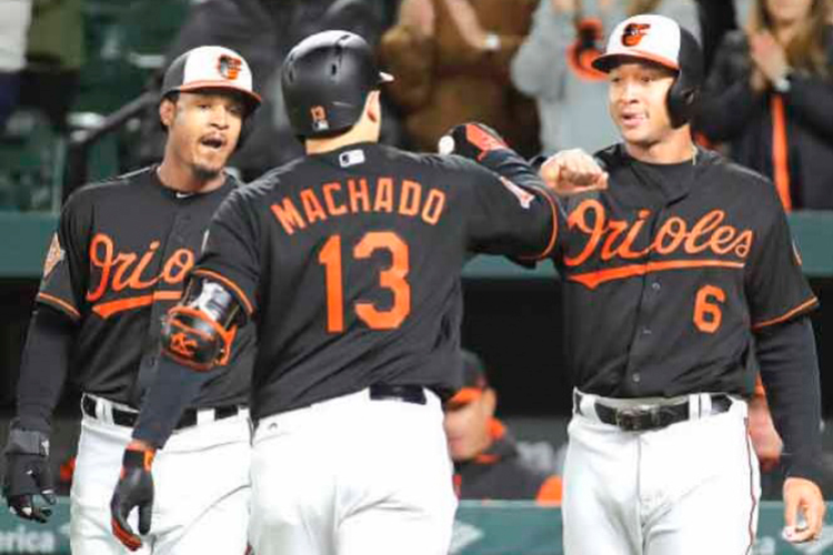 Orioles dobló a Yanquis; impacto inicial