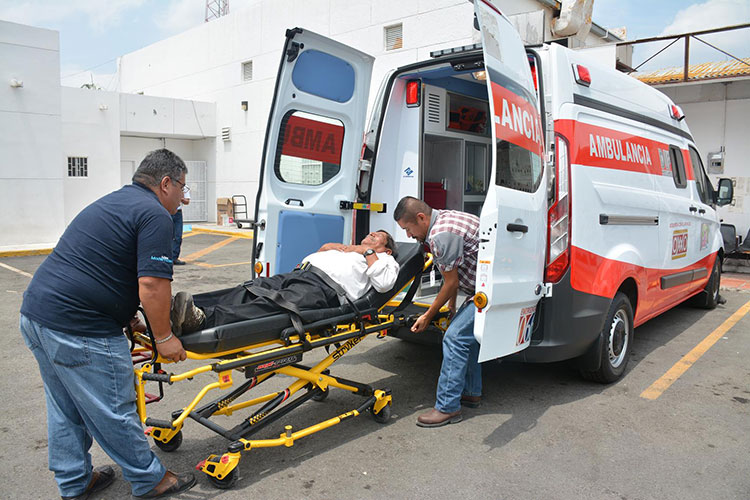 Ayuda sistema DIF con servicio gratuito de ambulancia