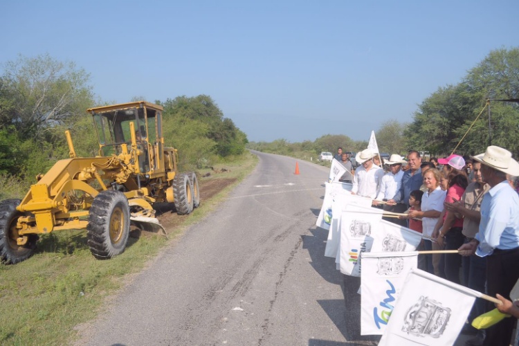 Inicia reconstrucción de la red carretera rural en Victoria