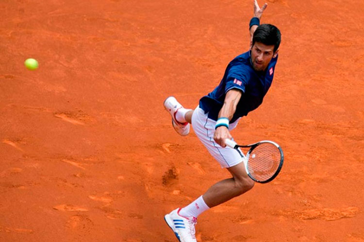 Djokovic se repone para avanzar en Madrid