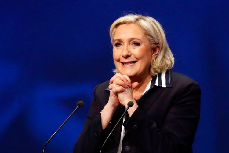 Recorta Le Pen amplia ventaja de Macron en sondeos