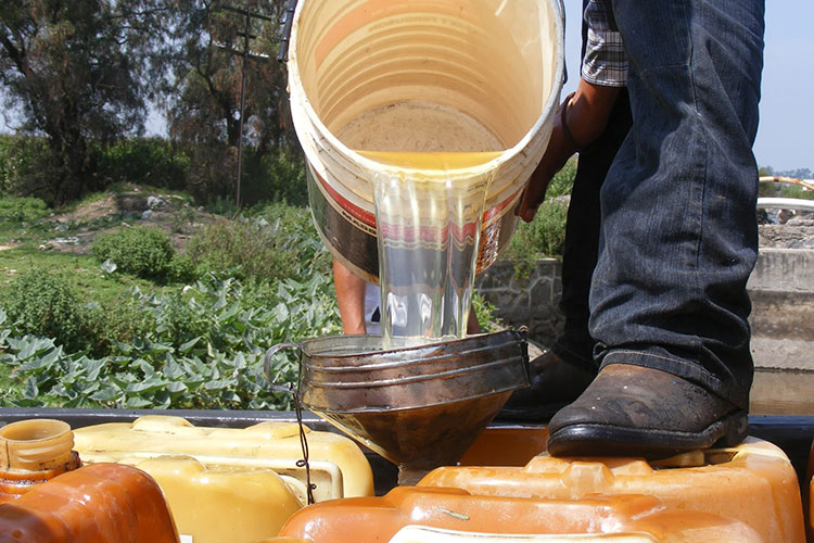 Gasolina robada se vende en Texas, denuncia César Rendón