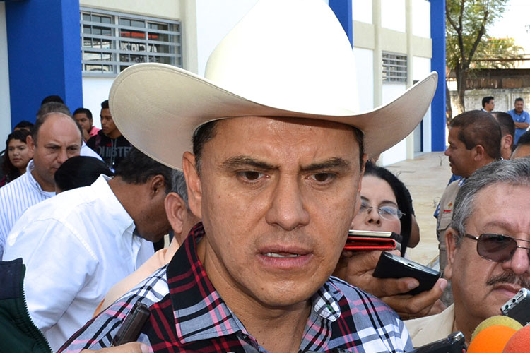 Anaya denuncia ante FEPADE al gobernador de Nayarit