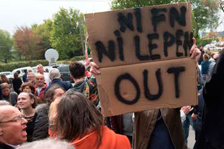 Abucheos contra Le Pen en último día de campaña