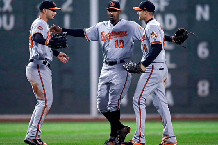 Adam Jones pide multa a aficionado tras insultos racistas