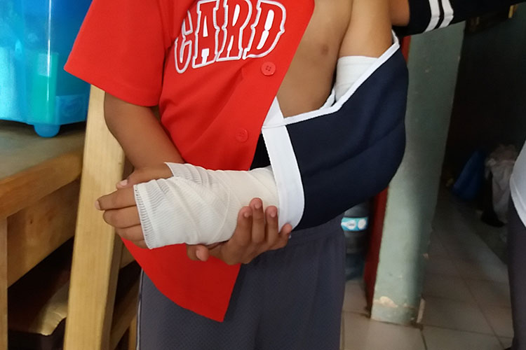 Fracturan brazo a niño en primaria de Ciudad Madero