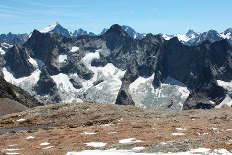 Mueren tres esquiadores en avalancha en Alpes franceses