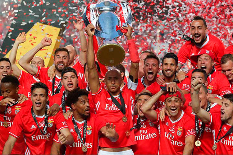 Raúl Jiménez y Benfica, campeones de la Liga portuguesa