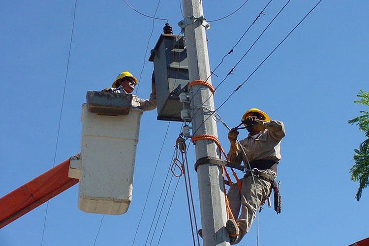 Regresa energía eléctrica a Reynosa y Matamoros